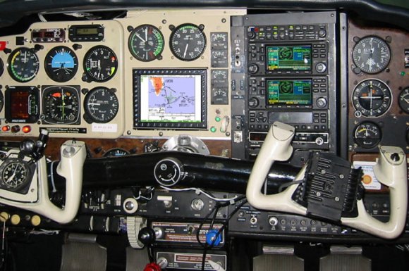 Beech F33A Bonanza, MT-VisionAir EP, Panel Installation<br>